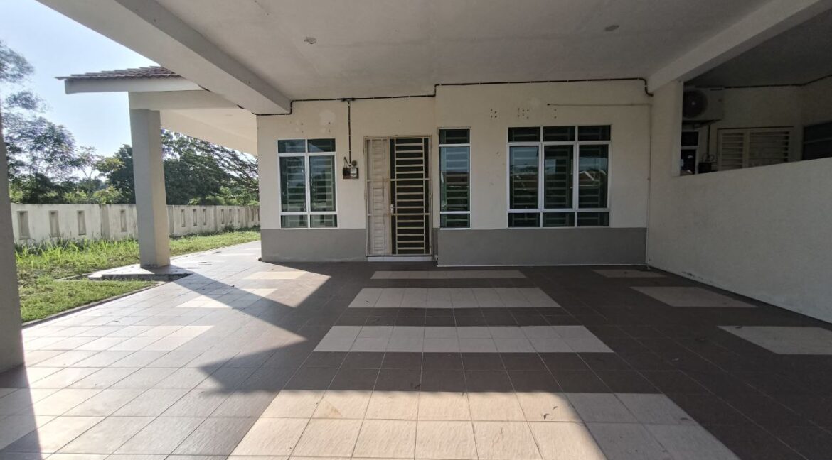 rumah-corner-lot-depan-padang-untuk-dijual-di-sungkai-perdana-02