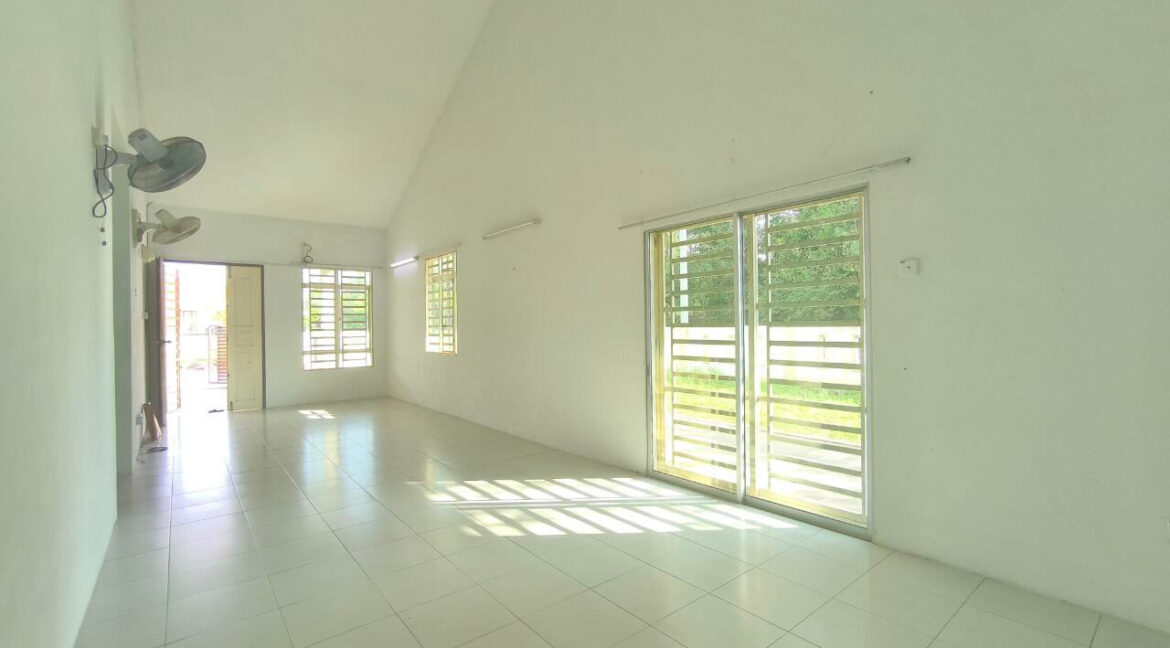 rumah-corner-lot-depan-padang-untuk-dijual-di-sungkai-perdana-09