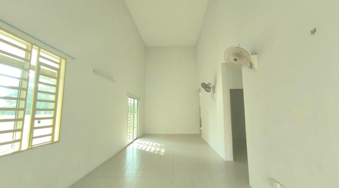 rumah-corner-lot-depan-padang-untuk-dijual-di-sungkai-perdana-13