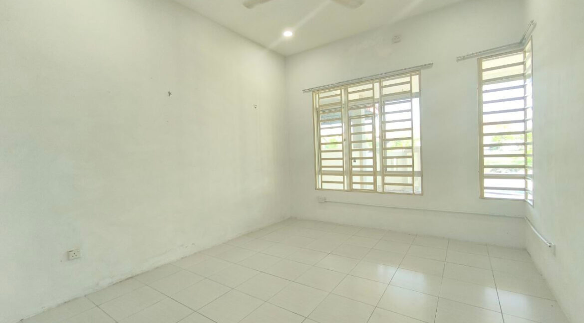 rumah-corner-lot-depan-padang-untuk-dijual-di-sungkai-perdana-14