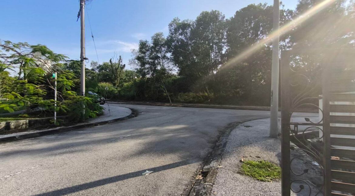 rumah-corner-lot-depan-padang-untuk-dijual-di-sungkai-perdana-21