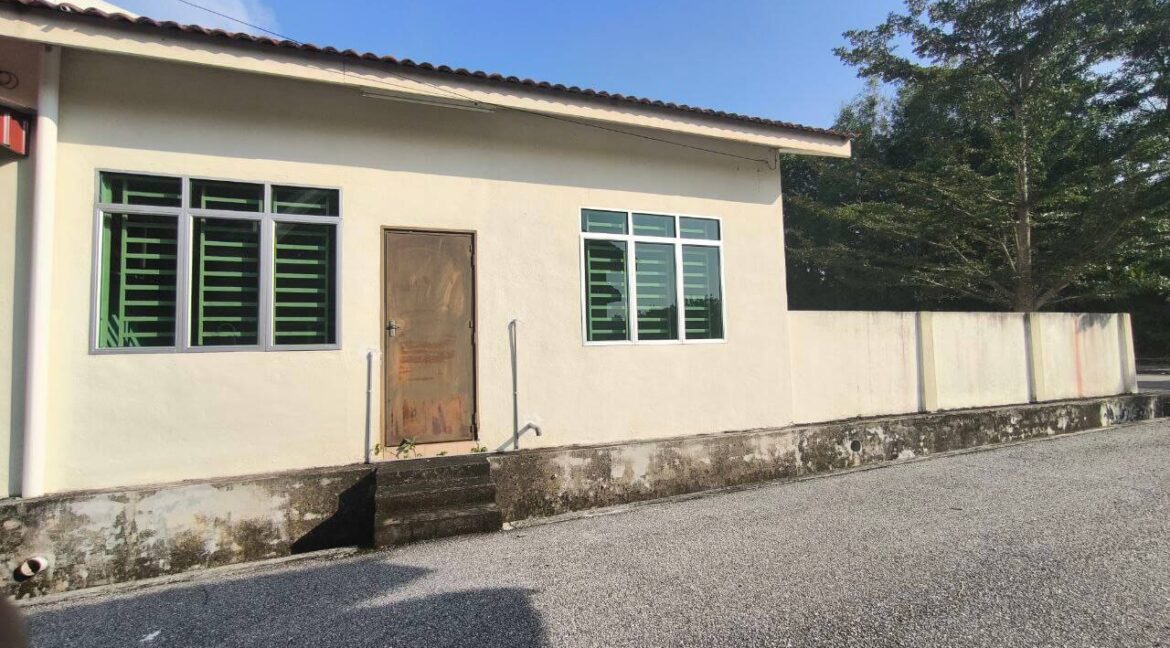 rumah-corner-lot-depan-padang-untuk-dijual-di-sungkai-perdana-24