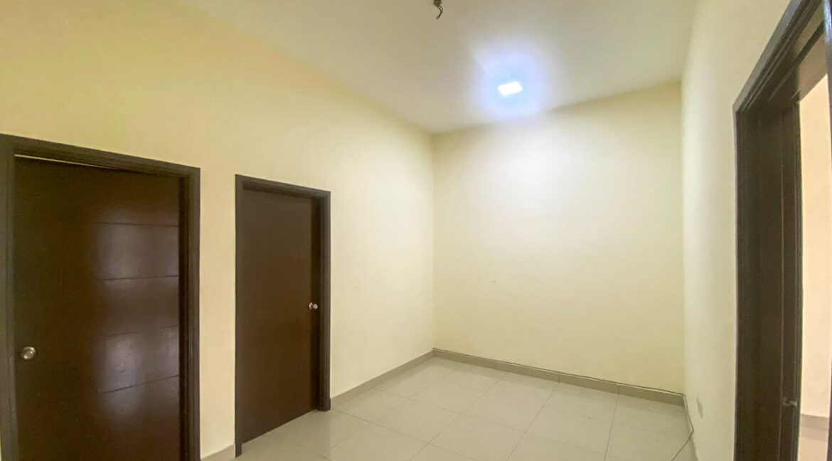 rumah-teres-dua-tingkat-untuk-dijual-di-taman-meru-perdana-ipoh-06