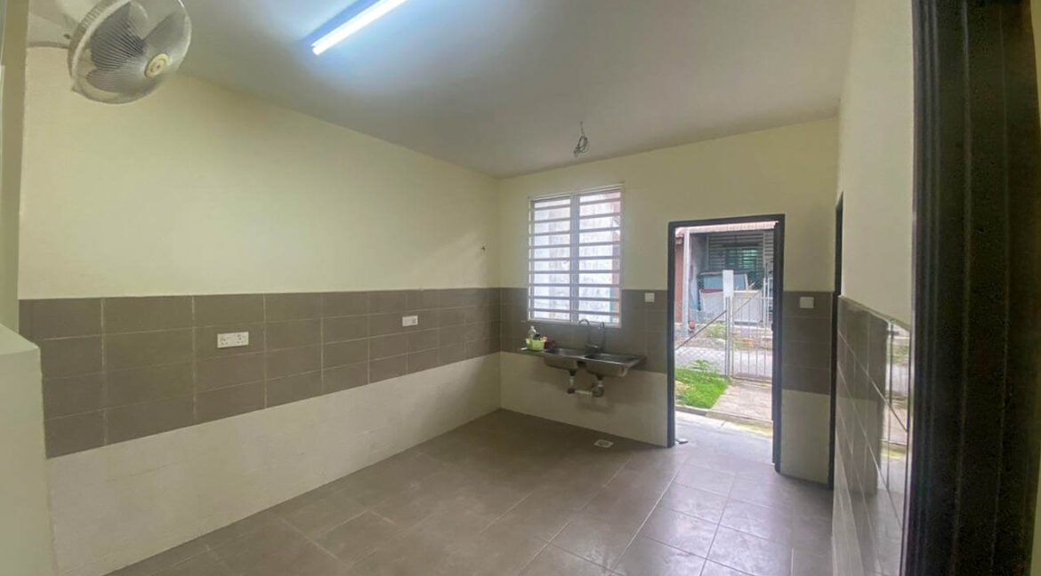 rumah-teres-dua-tingkat-untuk-dijual-di-taman-meru-perdana-ipoh-11