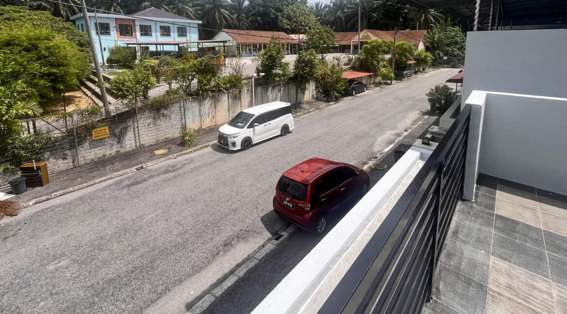 teres-2-tingkat-untuk-dijual-di-taman-klebang-ria-ipoh-21