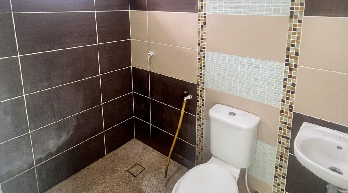 teres-2-tingkat-untuk-dijual-di-taman-klebang-ria-ipoh-28