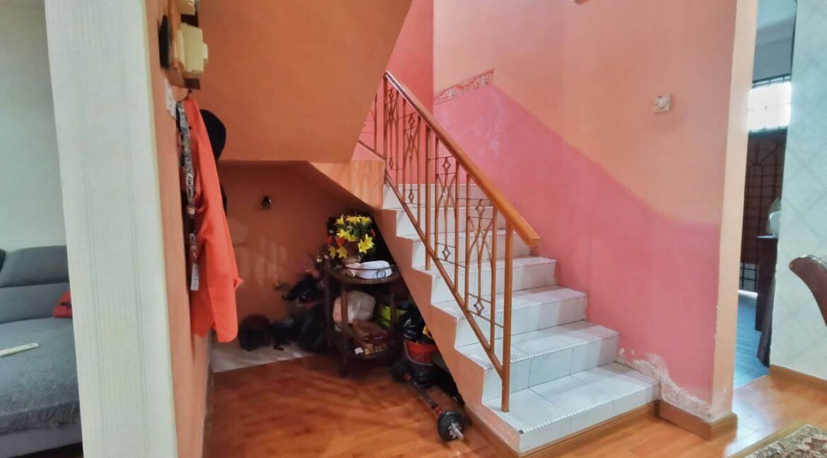 teres-2-tingkat-untuk-dijual-di-taman-kledang-emas-ipoh-08