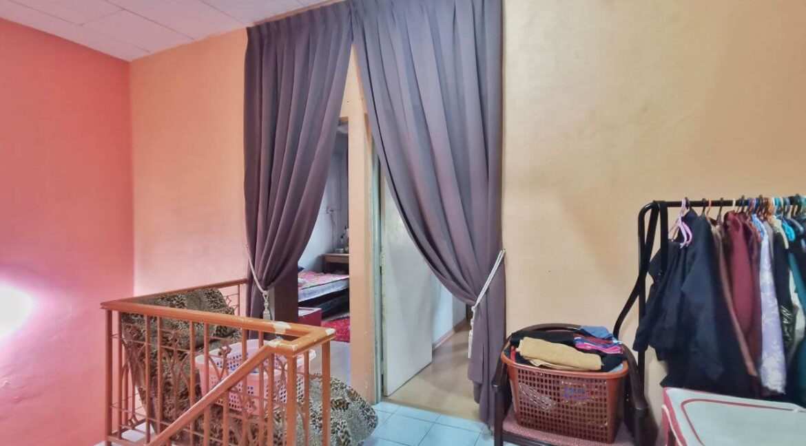 teres-2-tingkat-untuk-dijual-di-taman-kledang-emas-ipoh-11