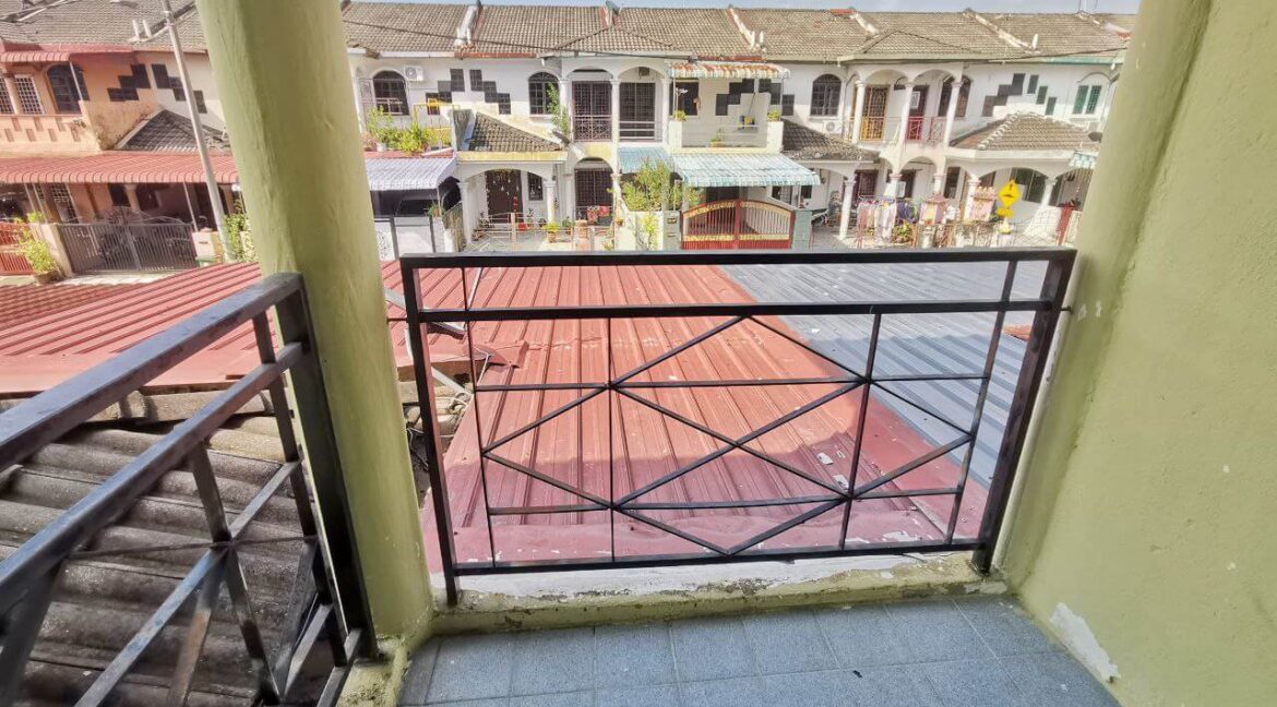 teres-2-tingkat-untuk-dijual-di-taman-kledang-emas-ipoh-13