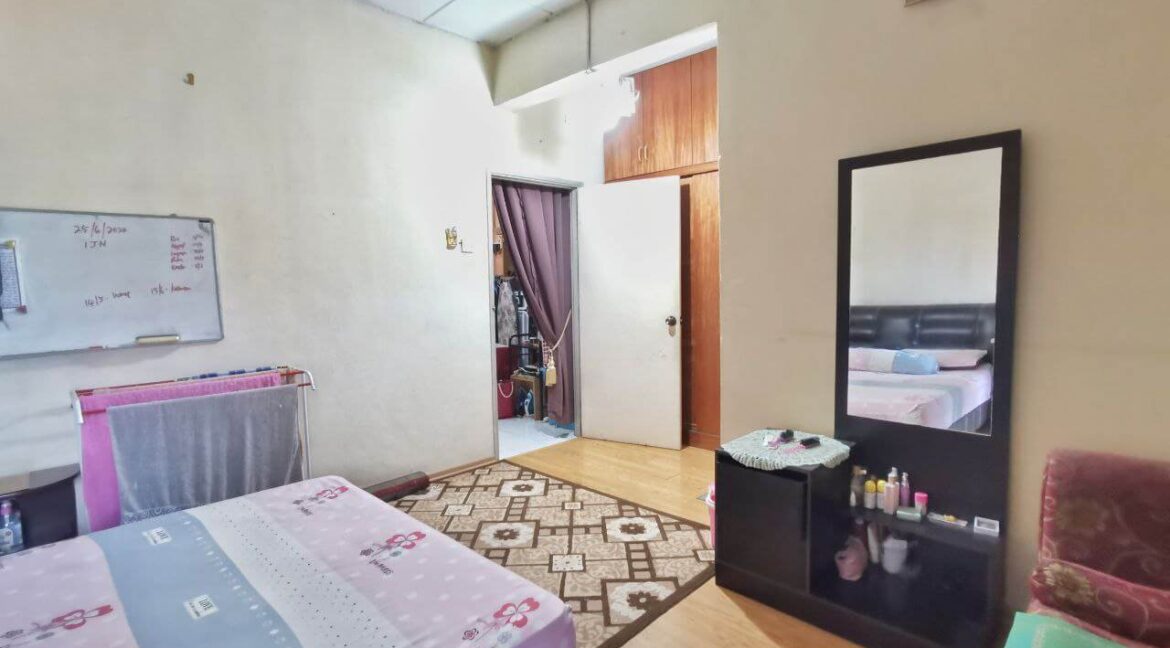 teres-2-tingkat-untuk-dijual-di-taman-kledang-emas-ipoh-16