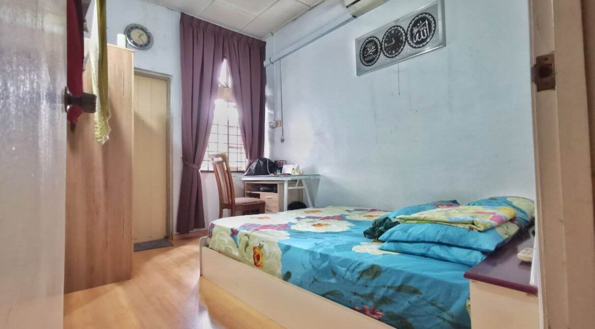 teres-2-tingkat-untuk-dijual-di-taman-kledang-emas-ipoh-17