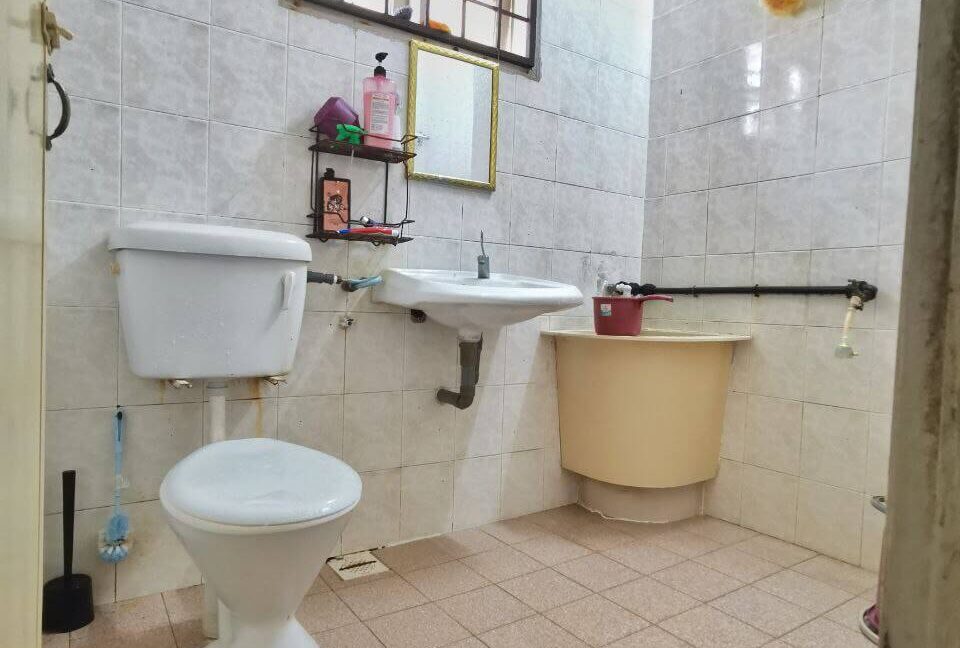 teres-2-tingkat-untuk-dijual-di-taman-kledang-emas-ipoh-18