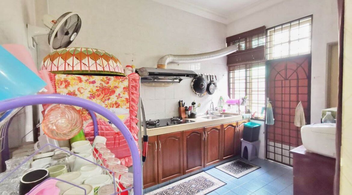 teres-2-tingkat-untuk-dijual-di-taman-kledang-emas-ipoh-22