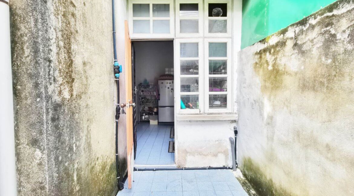 teres-2-tingkat-untuk-dijual-di-taman-kledang-emas-ipoh-24