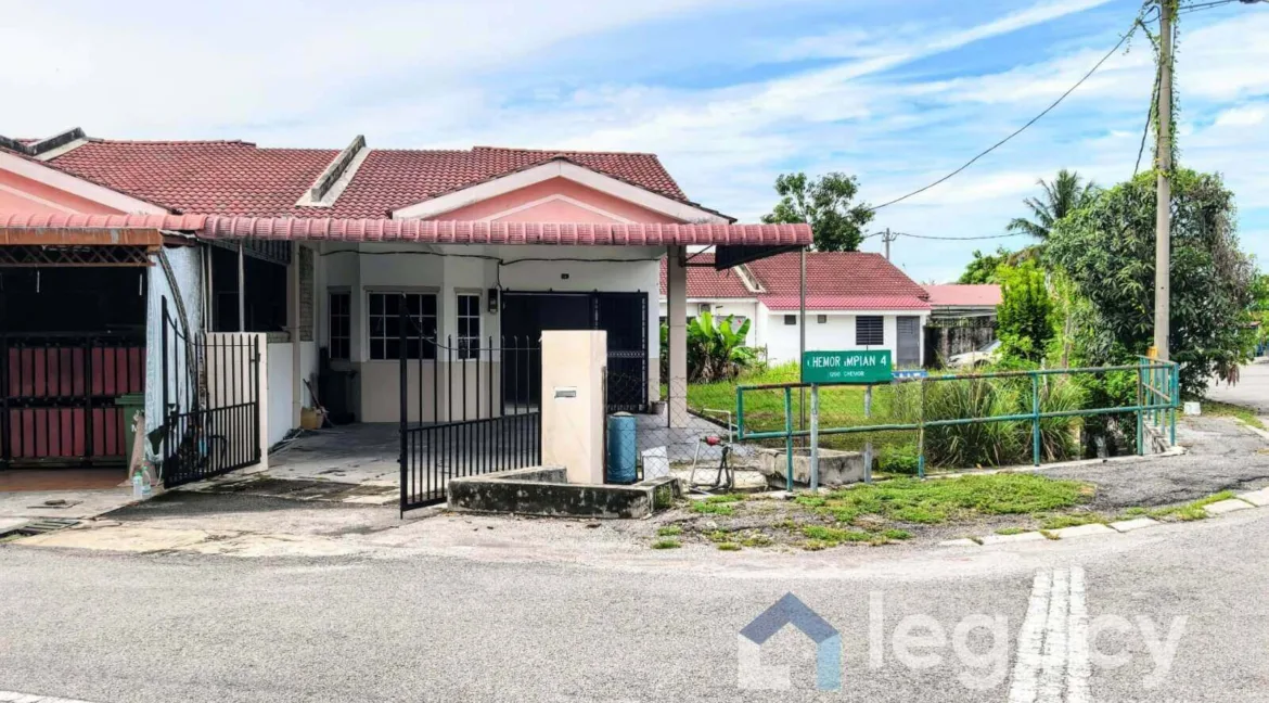 [Corner Lot Open Facing] Teres Setingkat untuk dijual di Desa Chemor Impian