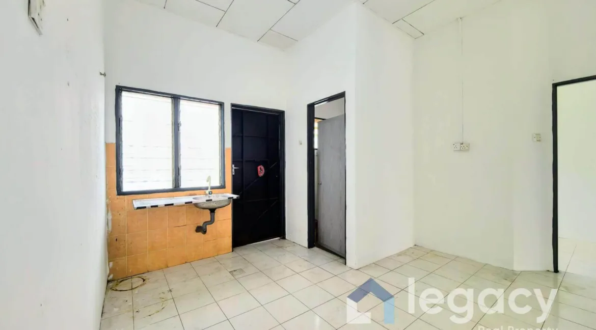 teres-setingkat-untuk-dijual-di-desa-chemor-impian-012