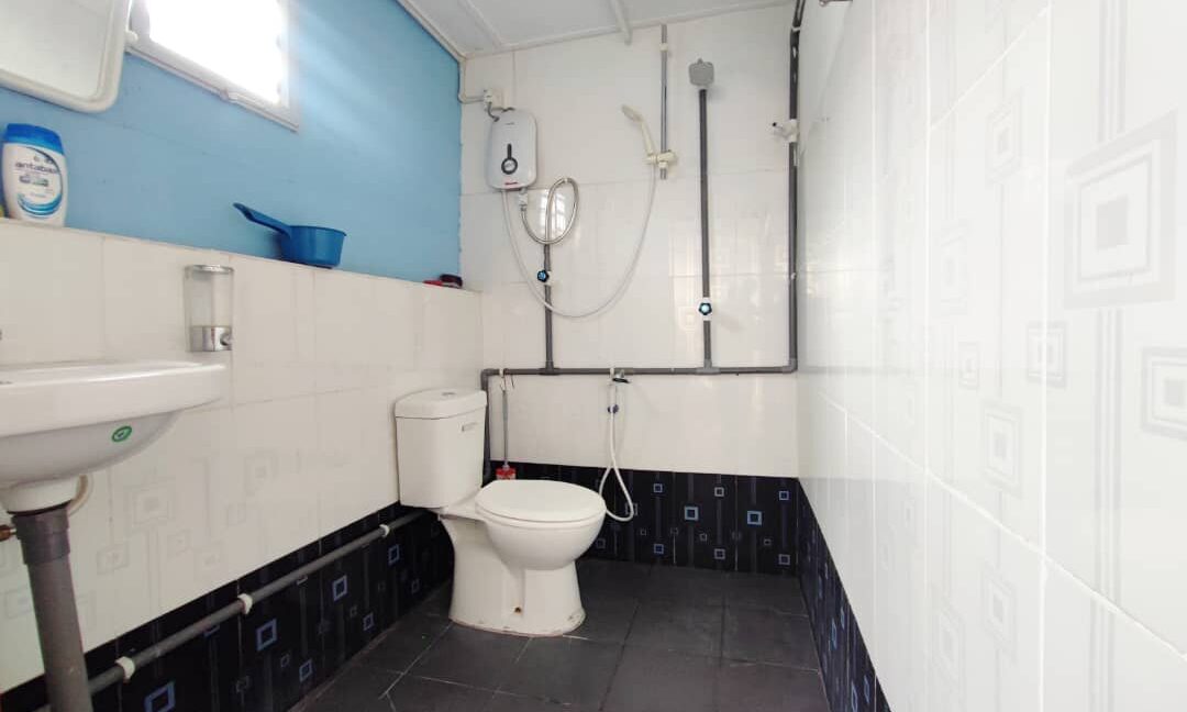 homestay-teres-setingkat-untuk-dijual-di-taman-jati-meru-11