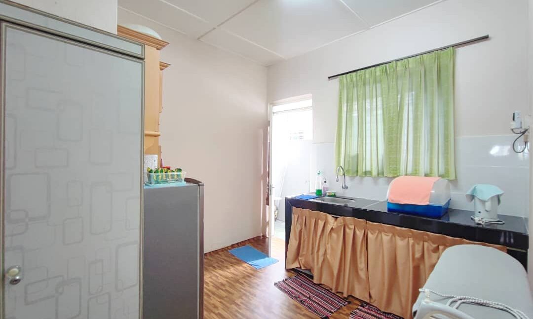 homestay-teres-setingkat-untuk-dijual-di-taman-jati-meru-12