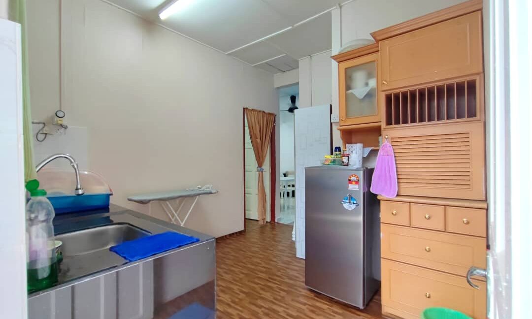 homestay-teres-setingkat-untuk-dijual-di-taman-jati-meru-14