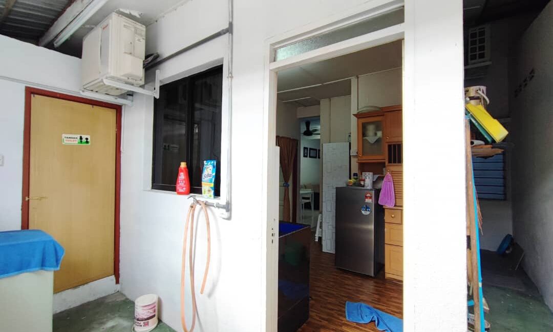 homestay-teres-setingkat-untuk-dijual-di-taman-jati-meru-15
