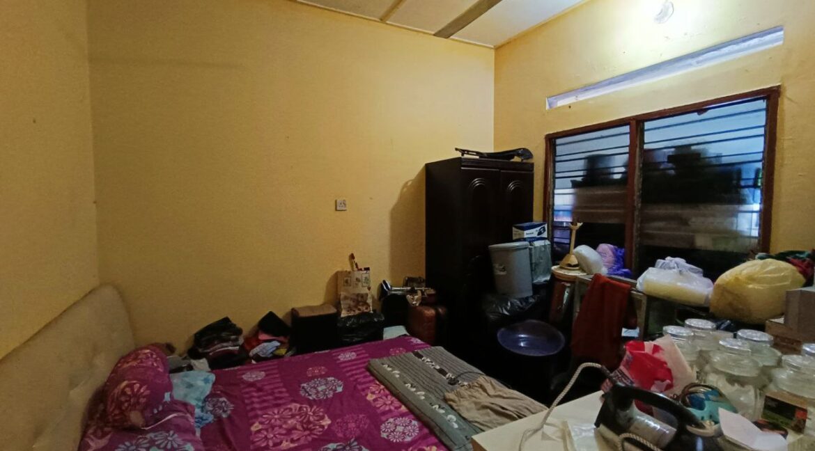 rumah-setingkat-untuk-dijual-di-taman-hock-lee-ipoh-06