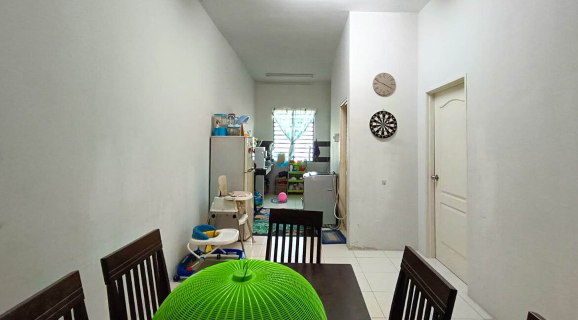 rumah-teres-setingkat-untuk-dijual-di-taman-metro-pengkalan-batu-gajah-perak-04