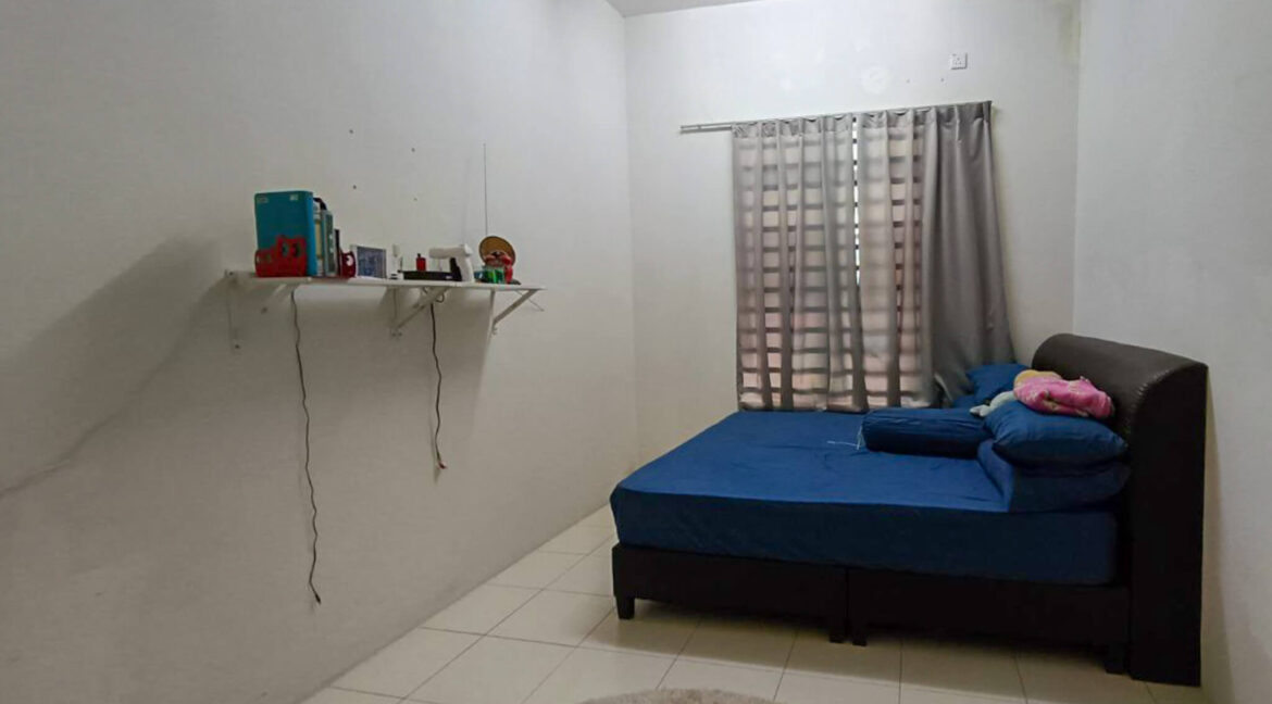 rumah-teres-setingkat-untuk-dijual-di-taman-metro-pengkalan-batu-gajah-perak-05