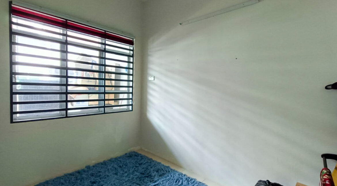 rumah-teres-setingkat-untuk-dijual-di-taman-metro-pengkalan-batu-gajah-perak-07