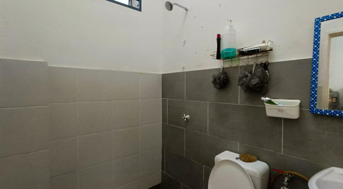 rumah-teres-setingkat-untuk-dijual-di-taman-metro-pengkalan-batu-gajah-perak-09