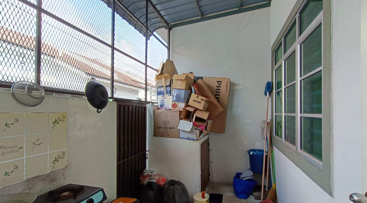 rumah-teres-setingkat-untuk-dijual-di-taman-metro-pengkalan-batu-gajah-perak-10