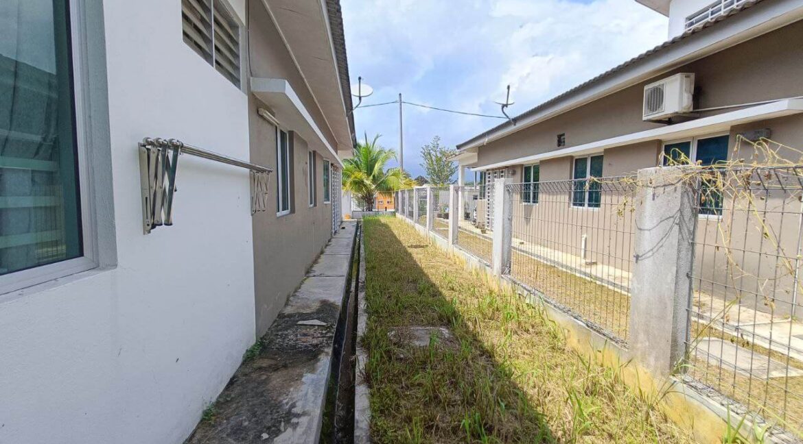semi-d-cluster-depan-padang-untuk-dijual-di-taman-behrang-bitara-behrang-02