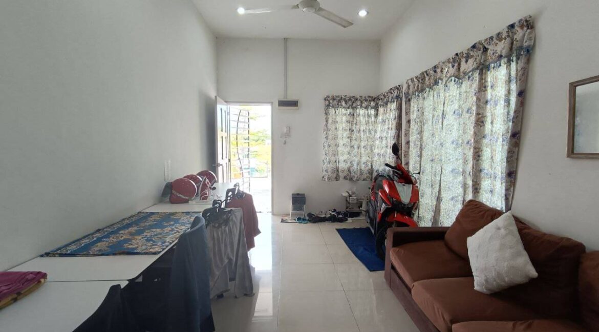 semi-d-cluster-depan-padang-untuk-dijual-di-taman-behrang-bitara-behrang-07