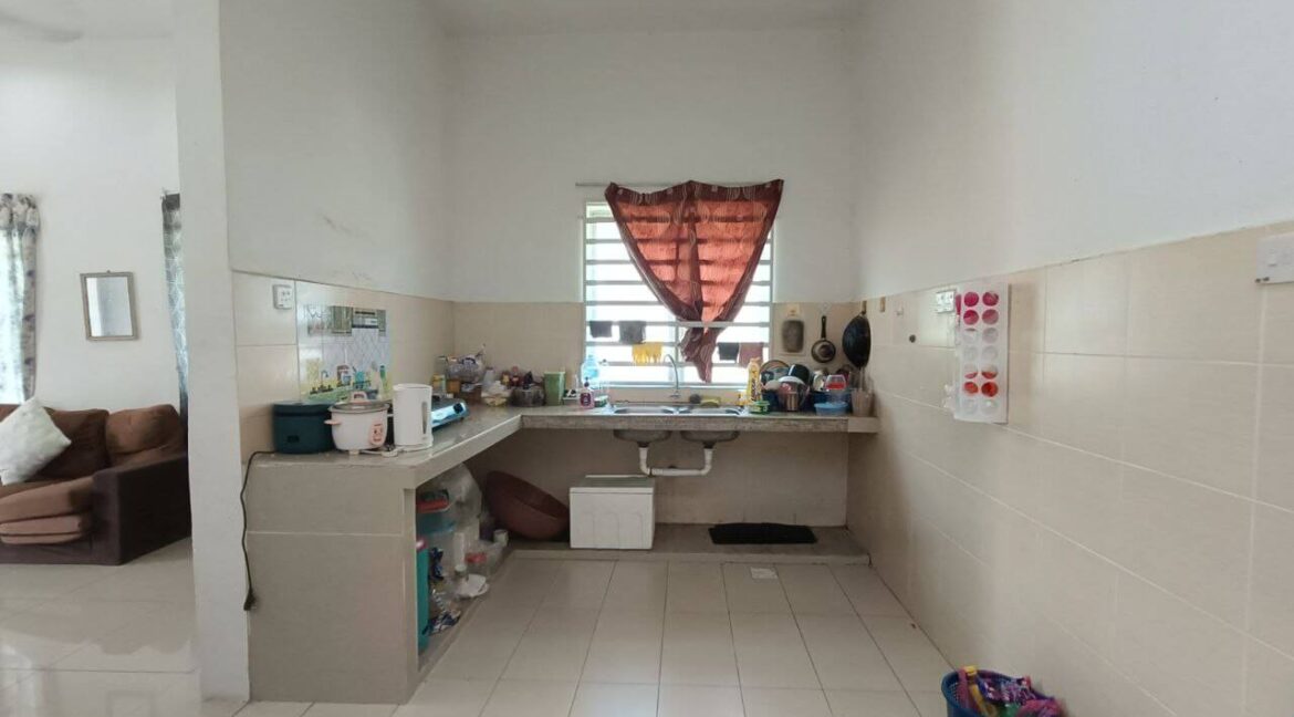 semi-d-cluster-depan-padang-untuk-dijual-di-taman-behrang-bitara-behrang-09