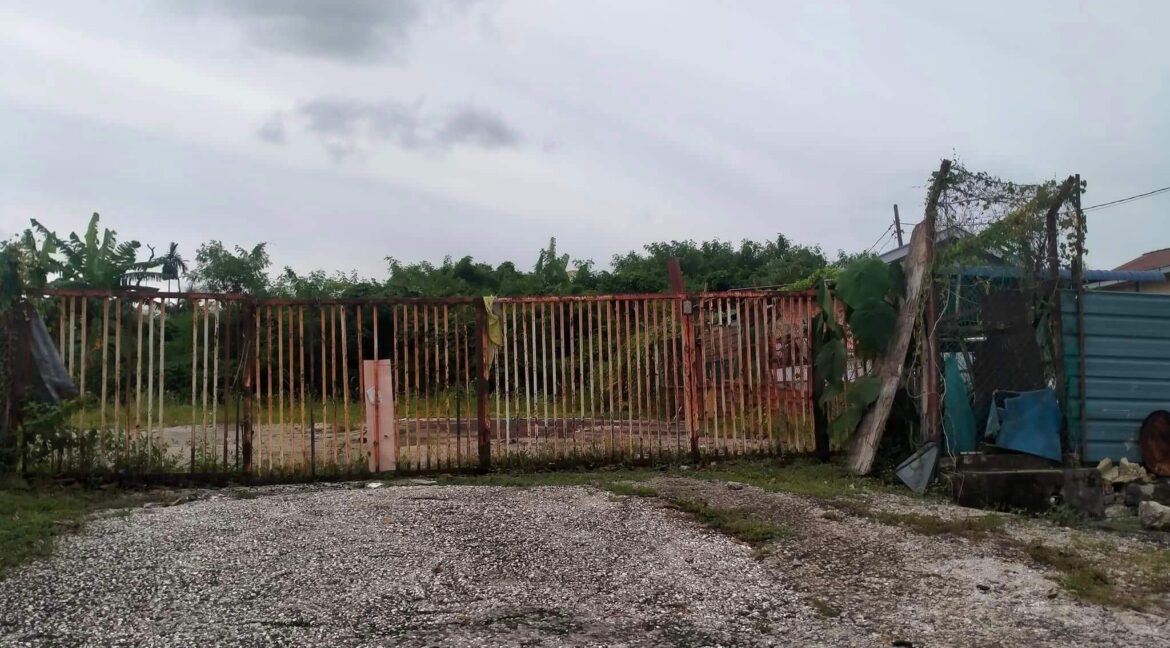 Tanah Lot Banglo Untuk Dijual Di Kampung Manjoi Baru Tambahan, Ipoh