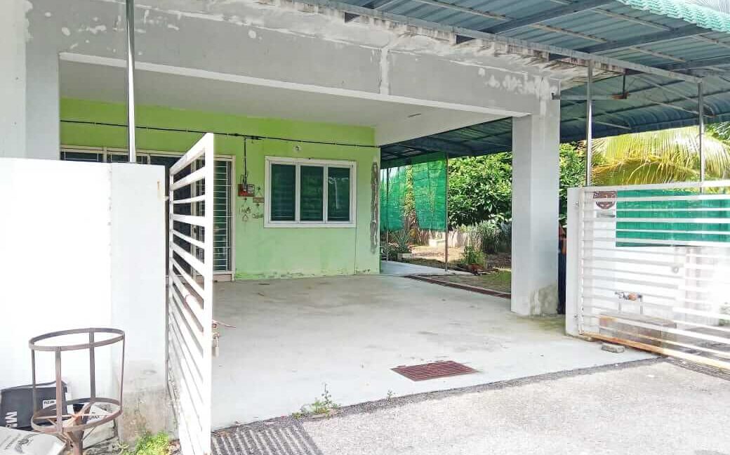 teres-setingkat-corner-lot-untuk-dijual-kg-bahagia-teluk-intan-03