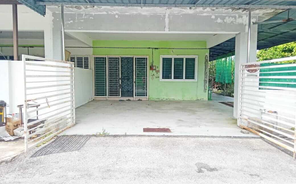 teres-setingkat-corner-lot-untuk-dijual-kg-bahagia-teluk-intan-06