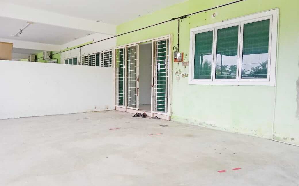 teres-setingkat-corner-lot-untuk-dijual-kg-bahagia-teluk-intan-11