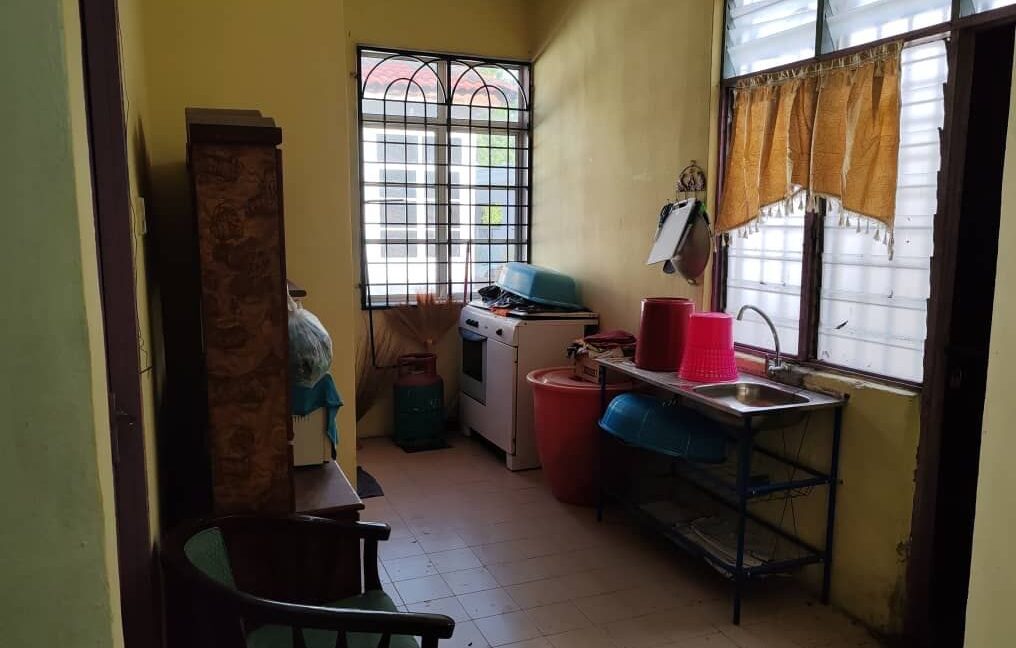 teres-setingkat-untuk-dijual-di-taman-indah-pengkalan-aor-06