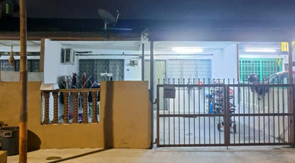 teres-setingkat-untuk-dijual-di-taman-mas-chepor-chemor-01