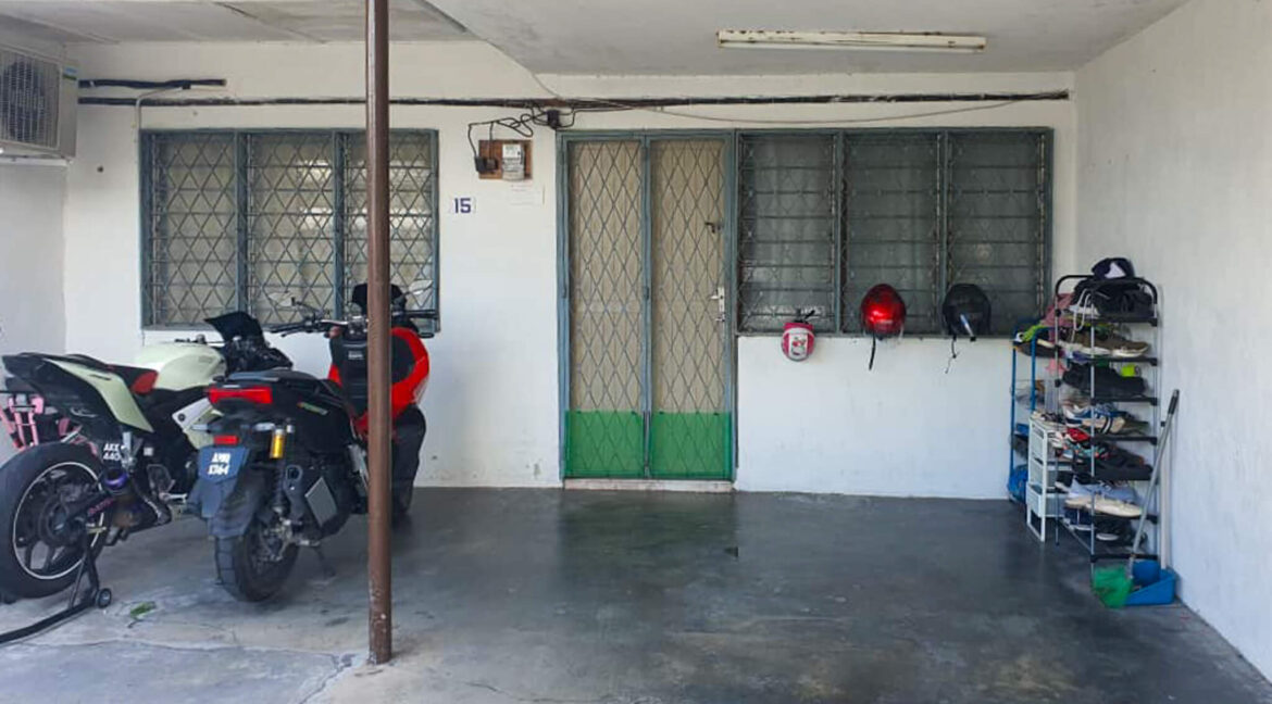 teres-setingkat-untuk-dijual-di-taman-mas-chepor-chemor-02