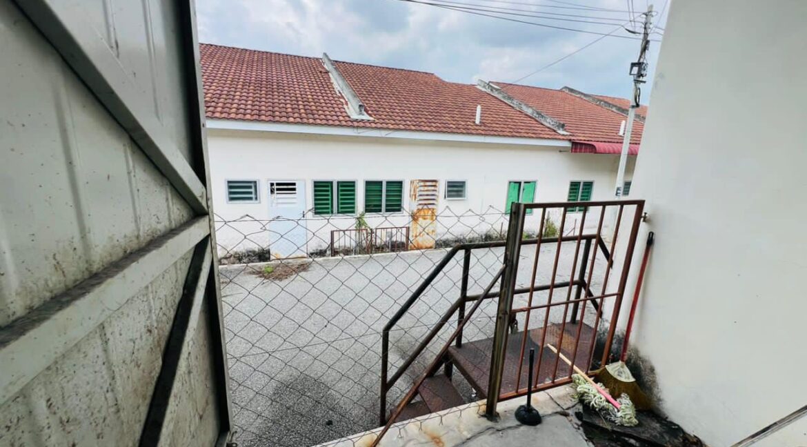 teres-setingkat-untuk-dijual-di-taman-raia-indah-kampung-kepayang-12