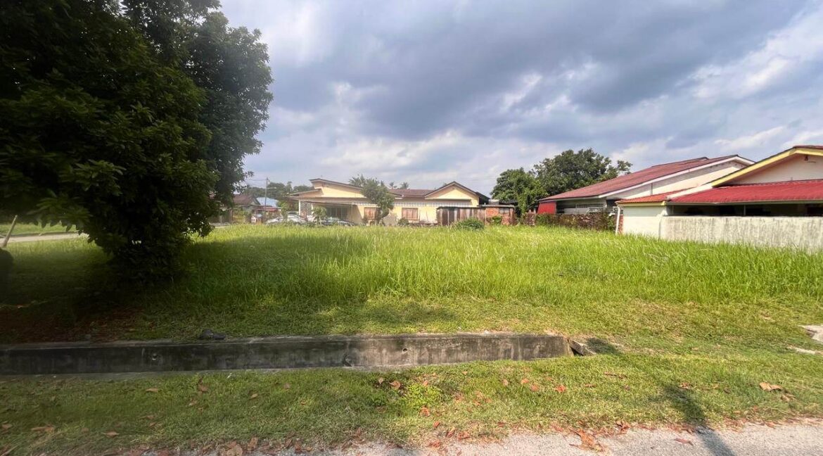 lot-kediaman-banglo-untuk-dijual-di-lot-buntong-13