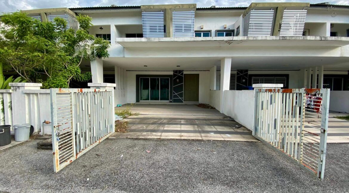 rumah-teres-2-tingkat-untuk-dijual-di-bandar-baru-sri-klebang-02
