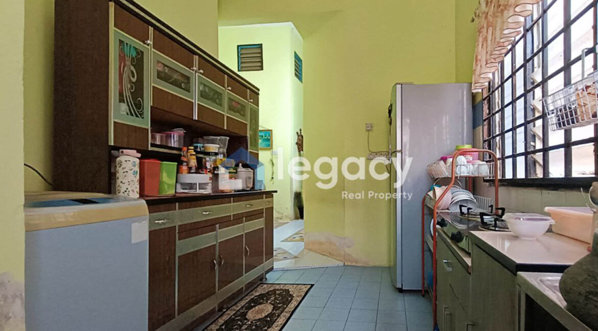 rumah-teres-depan-padang-untuk-dijual-fasa-3b-seri-manjung-05