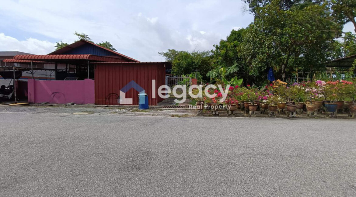 rumah-teres-depan-padang-untuk-dijual-fasa-3b-seri-manjung-09