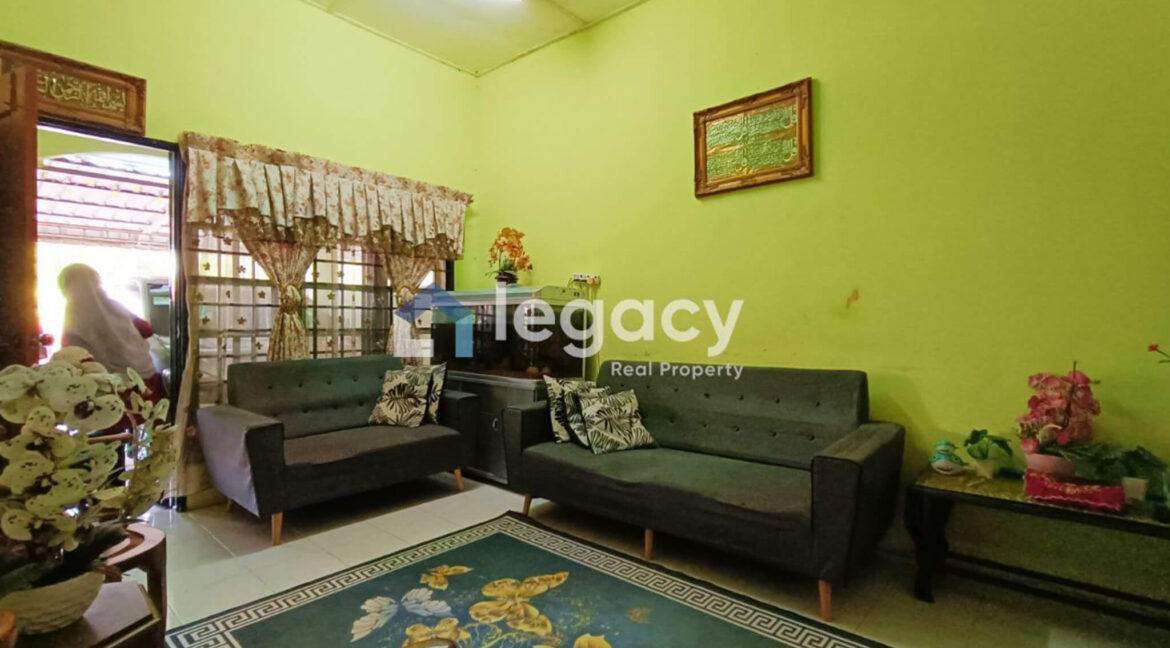 rumah-teres-depan-padang-untuk-dijual-fasa-3b-seri-manjung-12