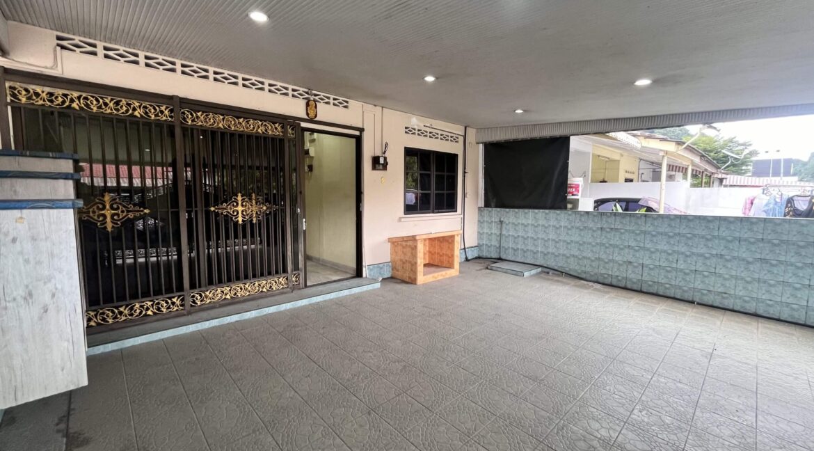 rumah-teres-dua-tingkat-untuk-dijual-di-taman-chepor-idaman-chemor-03