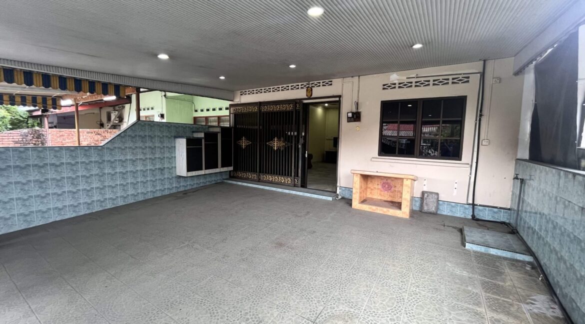 rumah-teres-dua-tingkat-untuk-dijual-di-taman-chepor-idaman-chemor-04