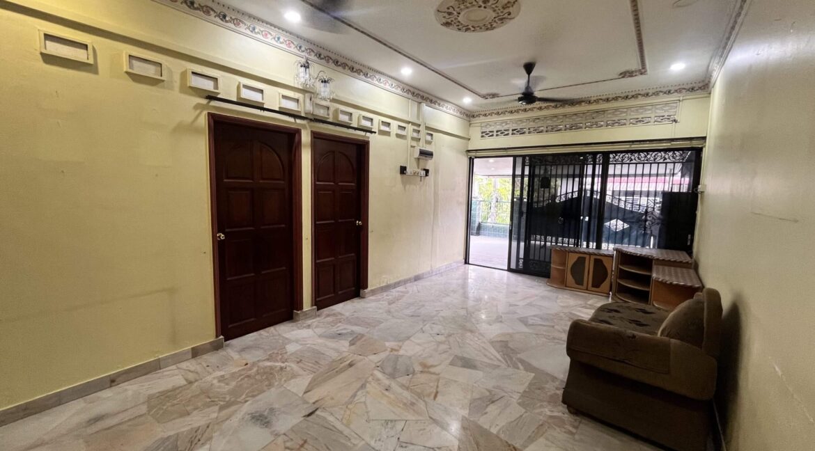 rumah-teres-dua-tingkat-untuk-dijual-di-taman-chepor-idaman-chemor-07