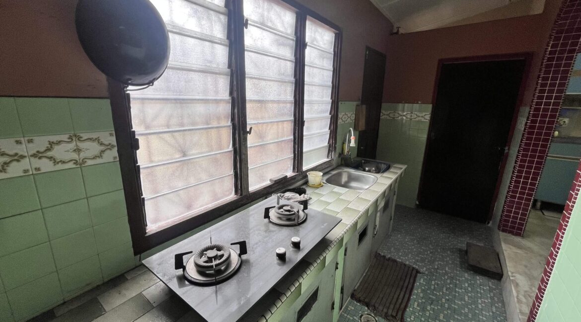 rumah-teres-dua-tingkat-untuk-dijual-di-taman-chepor-idaman-chemor-11